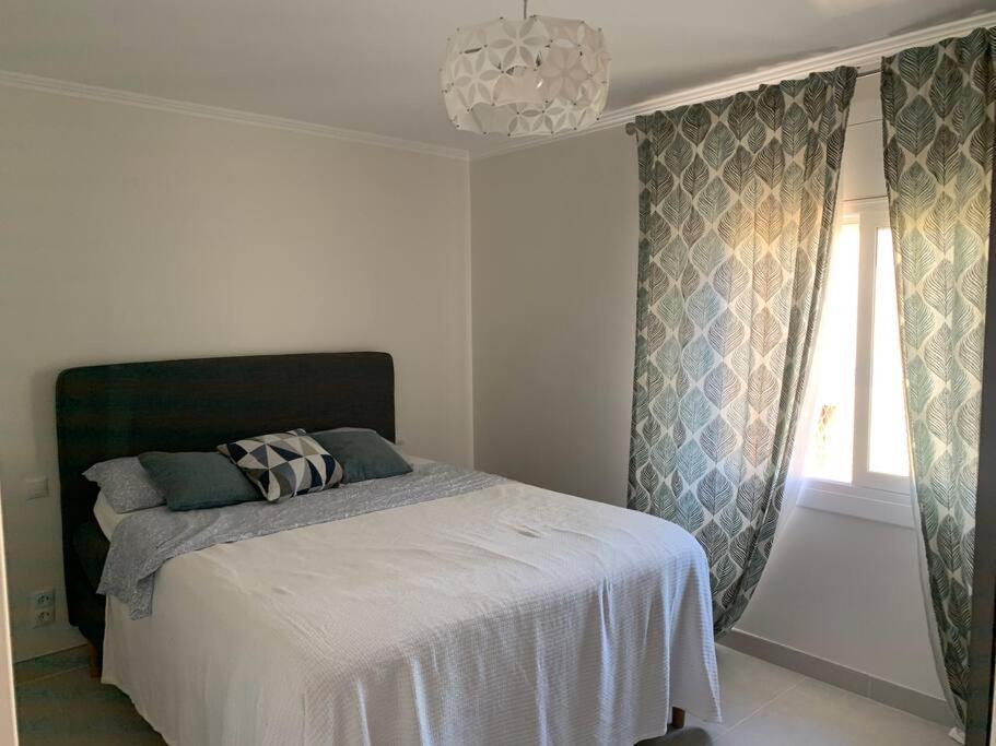 Apartmán Cunit, Front Line With Sea View Exteriér fotografie